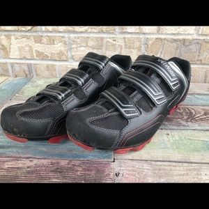 Specialized bike / cycle shoes w/ cleats & pedals